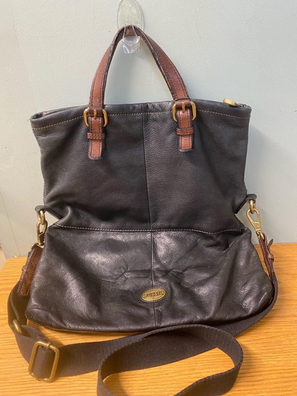 FOSSIL Explorer Black Foldover Messenger Bag - Crossbody